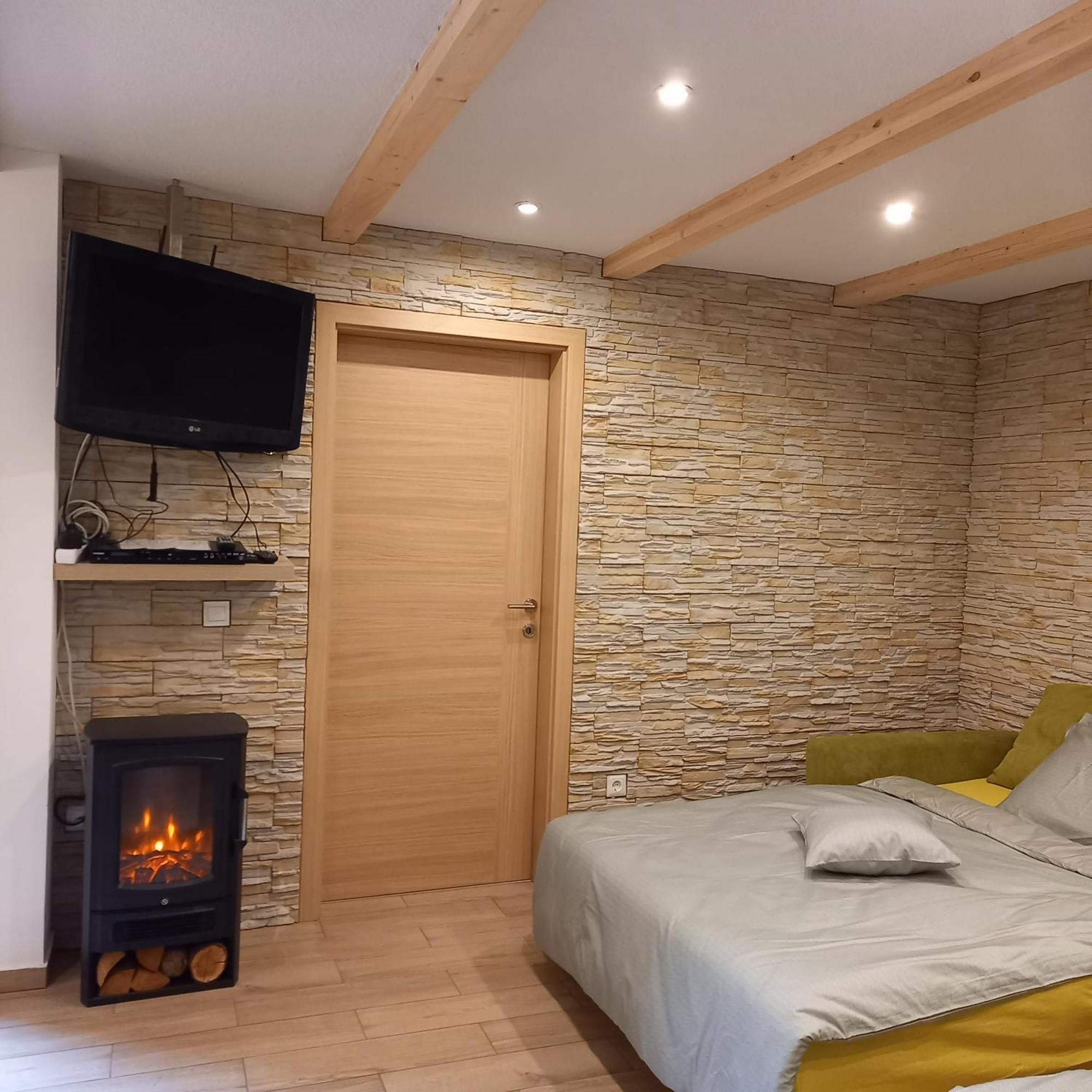 Vitanje Hisa Lunna - Apartments In A Forest Paradise מראה חיצוני תמונה